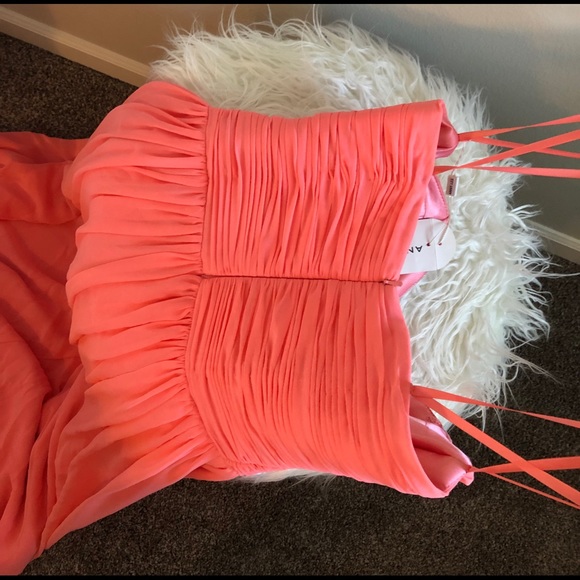 Beautiful coral evening/prom dress. - Picture 2 of 3